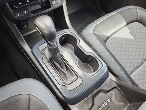 Used 2022 Chevrolet Colorado Z71 image 19