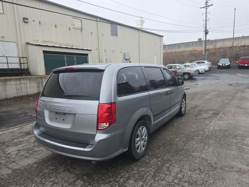 Used 2015 Dodge Grand Caravan American Value Package w/ UConnect Hands-Free Group image 4