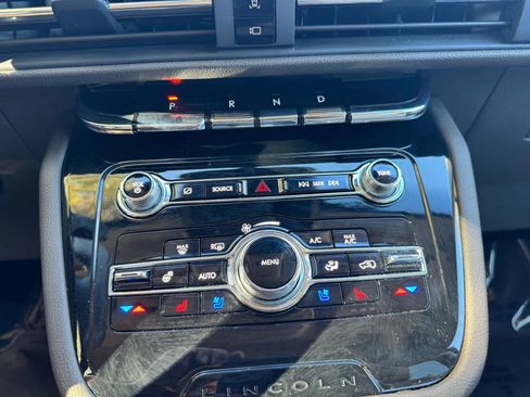 Used 2021 Lincoln Corsair Reserve w/ Equipment Group 201A image 34