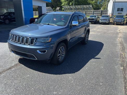 Used 2021 Jeep Grand Cherokee Limited w/ Luxury Group II AWD/4WD image 2