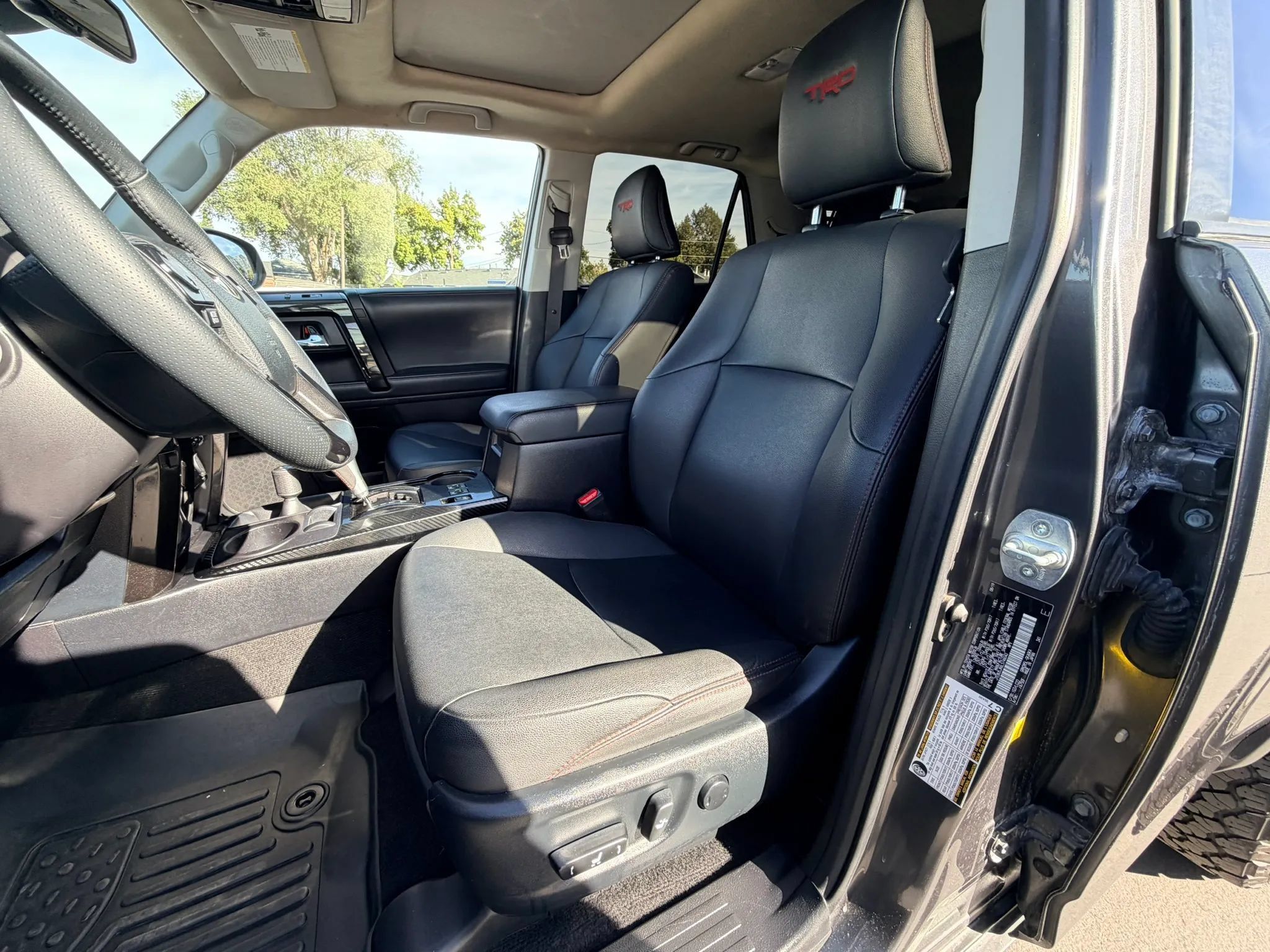 Used 2020 Toyota 4Runner TRD Off-Road Premium w/ Moonroof Package AWD/4WD image 11