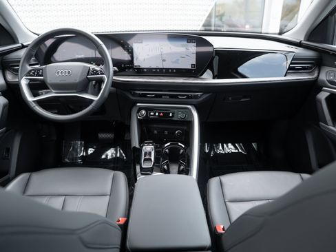 Certified 2025 Audi Q5 Premium Plus w/ Premium Plus image 8