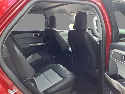 Used 2023 Ford Explorer XLT w/ Equipment Group 202A AWD/4WD image 11
