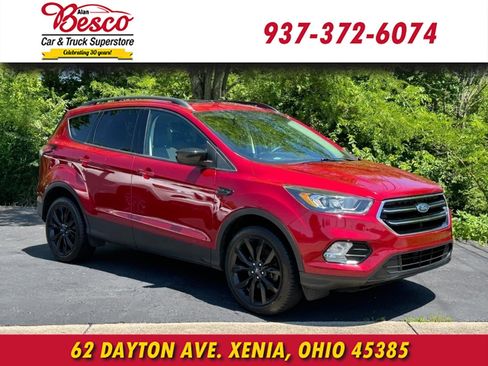 Used 2017 Ford Escape SE w/ Equipment Group 201A AWD/4WD image 1