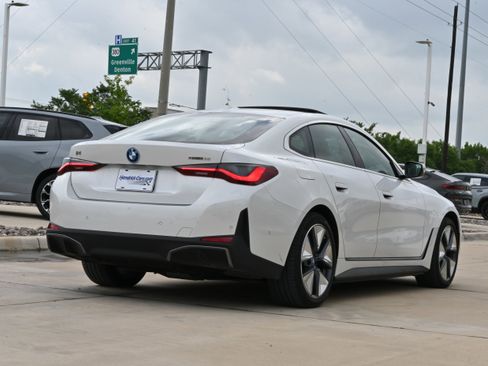 Certified 2023 BMW i4 eDrive35 RWD image 9