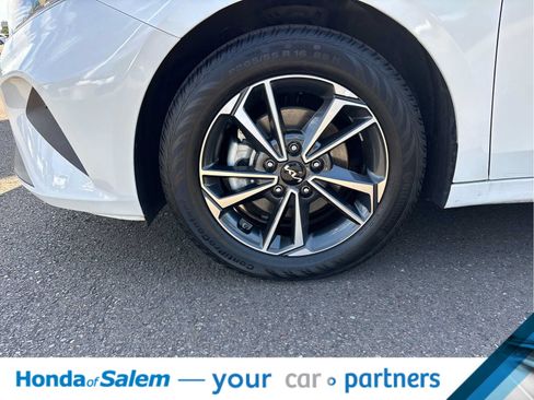 Used 2024 Kia Forte LXS w/ LXS Technology Package FWD image 8