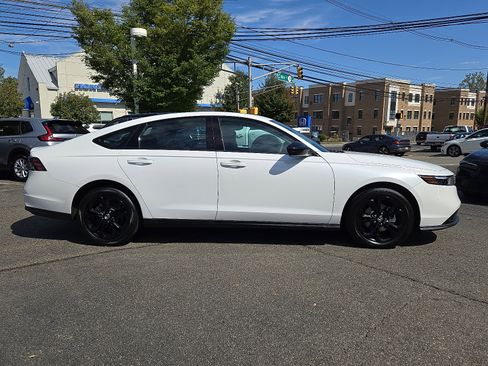 Certified 2025 Honda Accord SE image 7