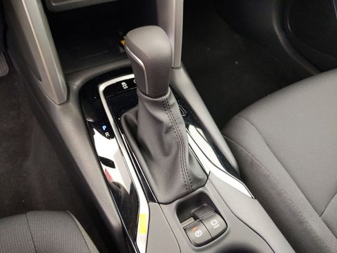 Used 2023 Toyota Corolla Cross LE w/ Moonroof Package image 13