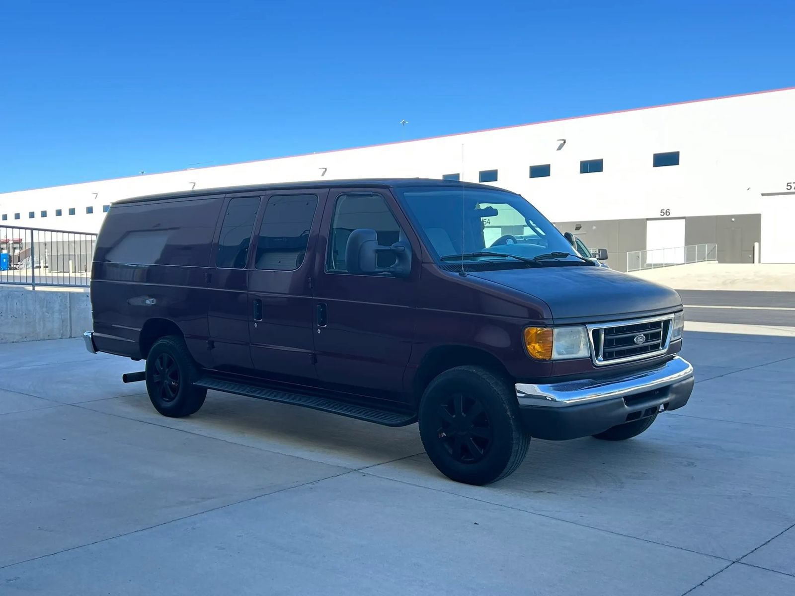 Used 2005 Ford E-350 and Econoline 350 Extended Super Duty RWD image 7