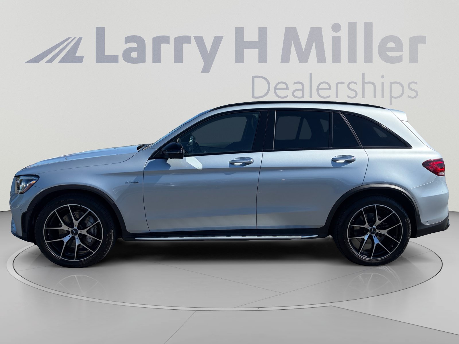 Used 2022 Mercedes-Benz GLC 43 AMG 4MATIC image 2
