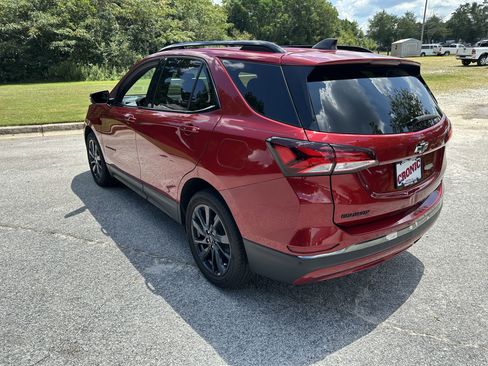 Used 2022 Chevrolet Equinox RS w/ Infotainment Package image 7