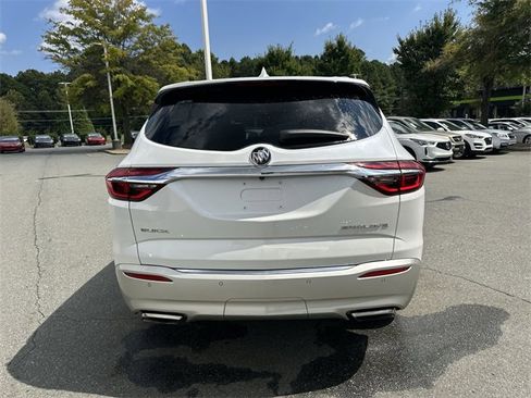 Used 2018 Buick Enclave Essence w/ Trailering Package image 4