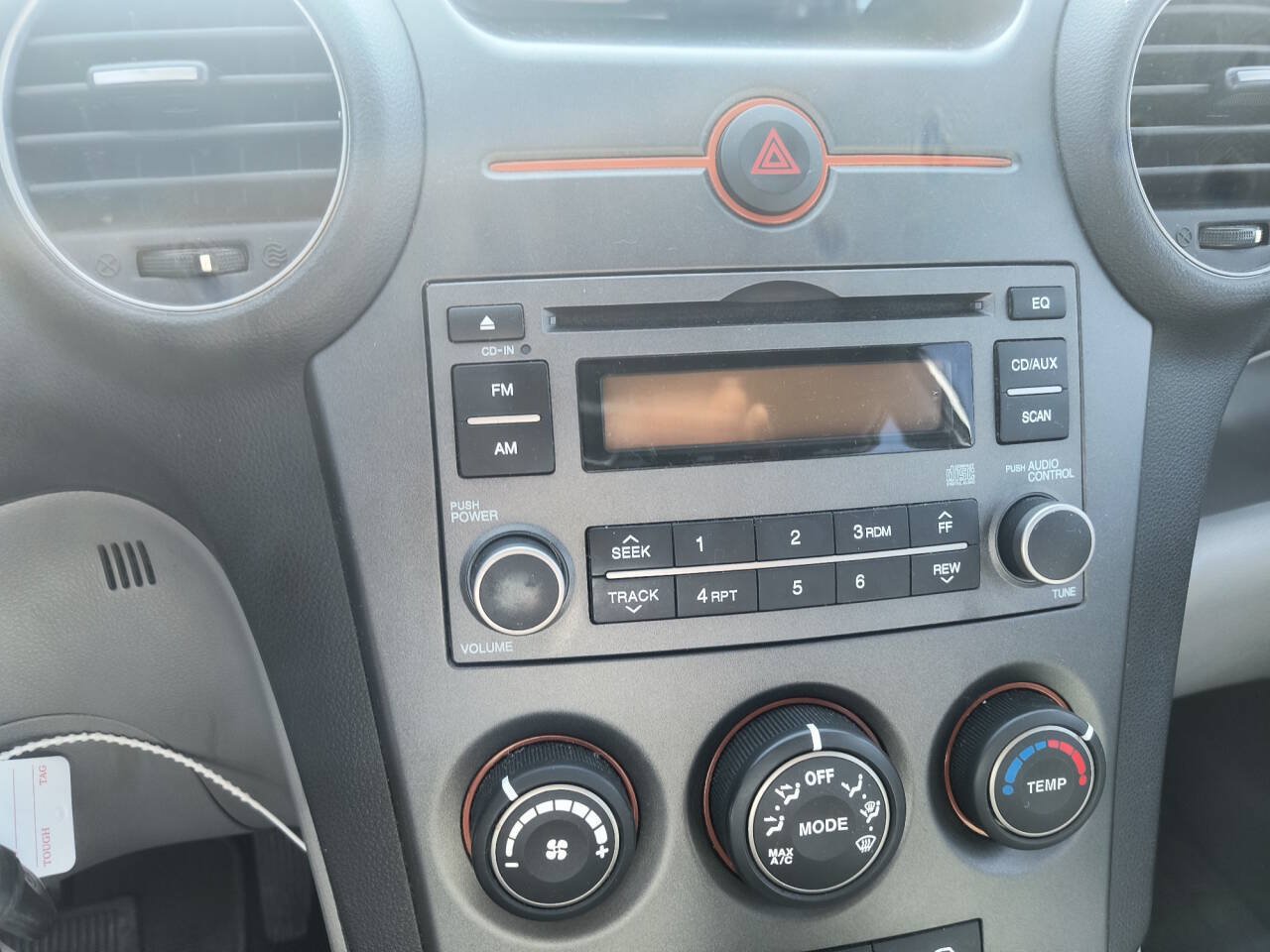 Used 2008 Kia Rondo FWD image 34