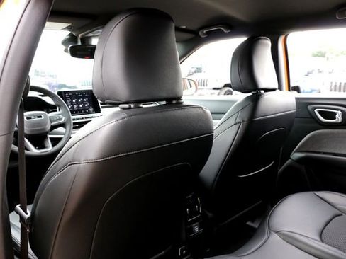 New 2026 Jeep Compass Latitude image 18