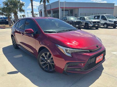 Certified 2025 Toyota Corolla SE image 1