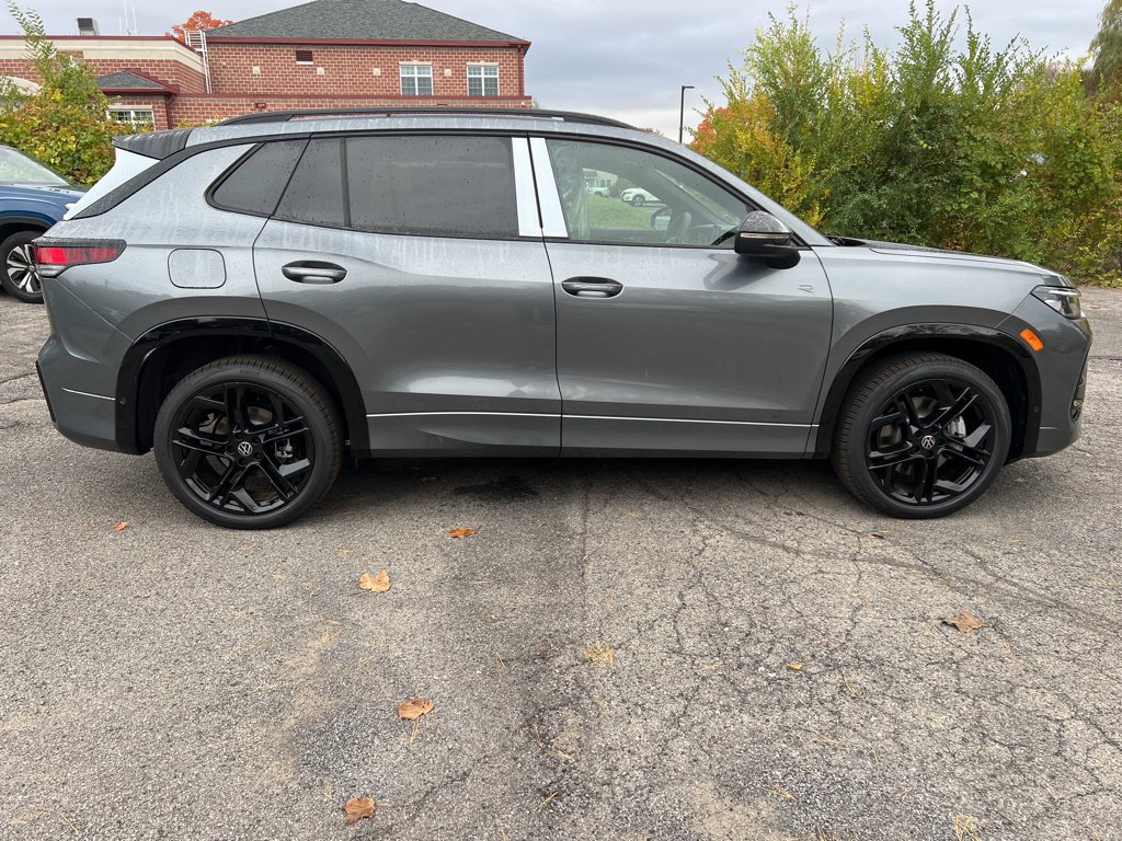 New 2026 Volkswagen Tiguan SE R-Line AWD/4WD image 5