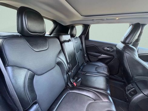 Used 2022 Jeep Cherokee Limited w/ Elite Package image 24