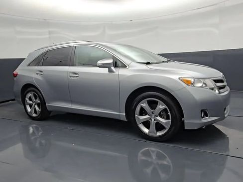 Used 2015 Toyota Venza XLE AWD/4WD image 2