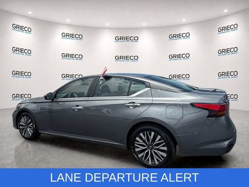 Used 2025 Nissan Altima 2.5 SV FWD image 5