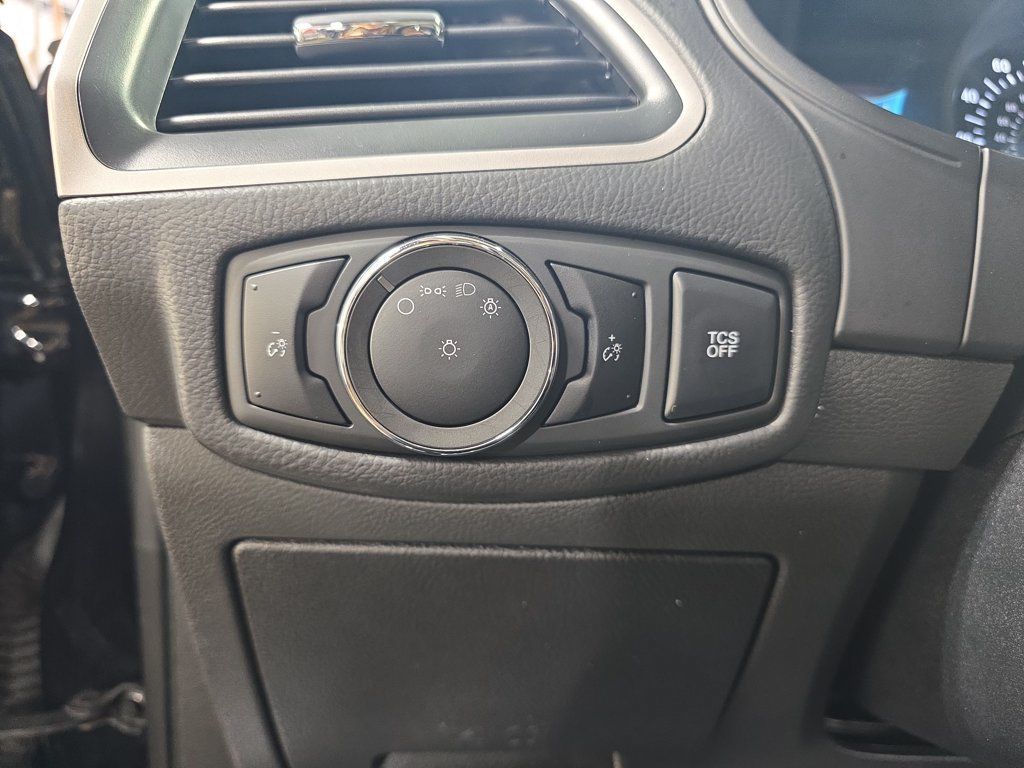 Used 2024 Ford Edge SEL AWD/4WD image 24