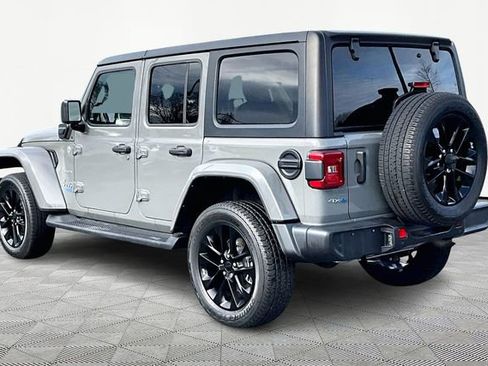 Used 2021 Jeep Wrangler Unlimited Sahara w/ Cold Weather Group image 4