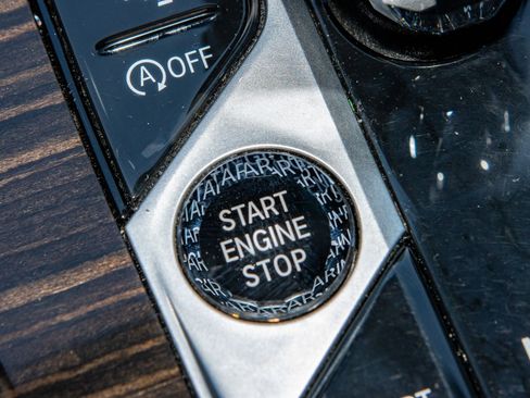 Used 2023 BMW X5 M50i w/ Executive Package image 31