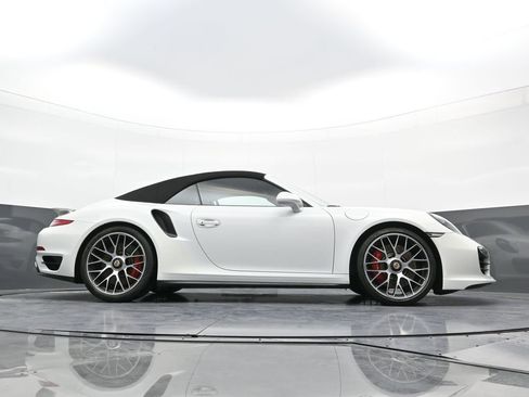 Used 2014 Porsche 911 Turbo image 27