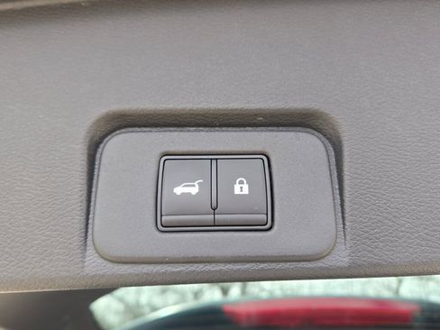 Used 2023 Nissan Rogue SV w/ SV Premium B Package image 15