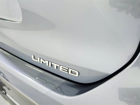 Used 2021 Toyota Highlander Limited FWD image 35