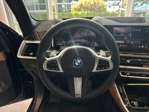 New 2026 BMW X5 xDrive50e w/ M Sport Package image 9