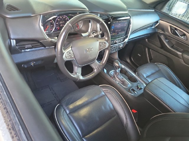 Used 2022 Chevrolet Traverse Premier w/ Redline Edition FWD image 6