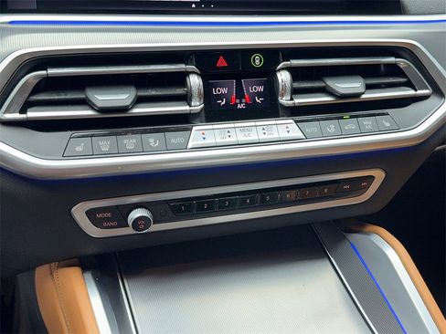 Used 2023 BMW X6 xDrive40i w/ M Sport Package image 30