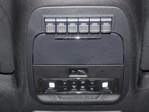 Used 2023 Ford F350 Platinum w/ Tremor Off-Road Package image 33