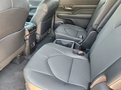 New 2026 Toyota Grand Highlander XLE image 18