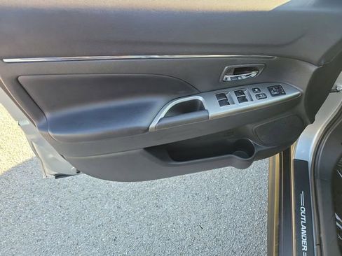 Used 2018 Mitsubishi Outlander Sport SEL image 21
