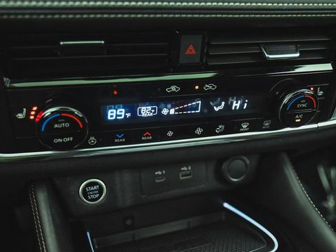 Used 2022 Nissan Rogue Platinum w/ Head-Up Display Package image 25