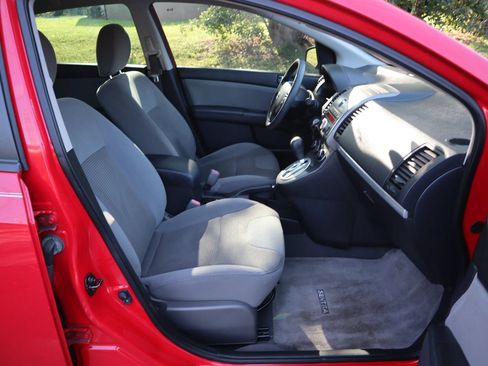 Used 2012 Nissan Sentra 2.0 SR FWD image 16