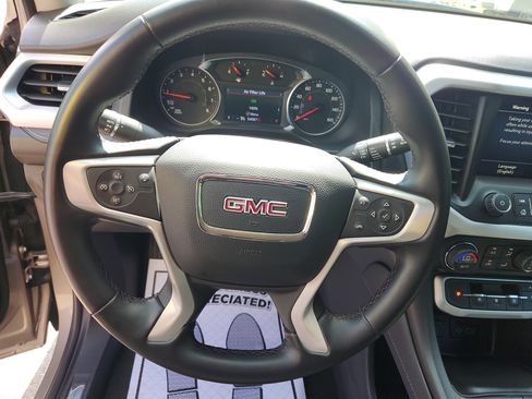 Used 2023 GMC Acadia SLT image 28