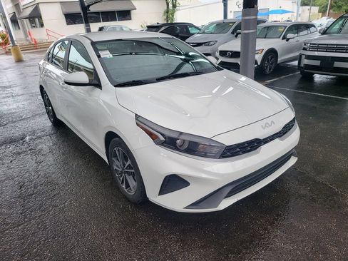 Used 2024 Kia Forte LXS FWD image 2
