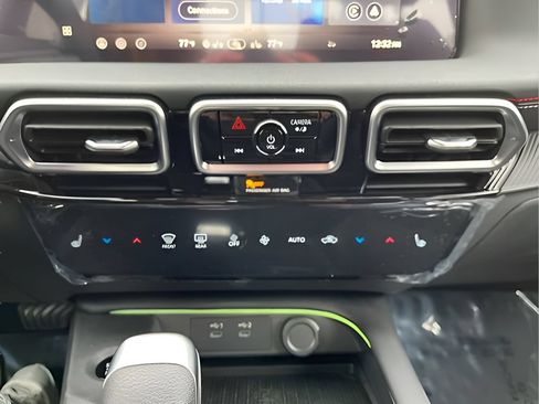 New 2026 Nissan Sentra SR w/ SR Premium Package FWD image 14