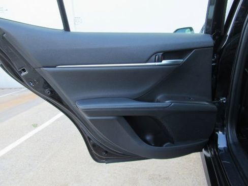 Used 2024 Toyota Camry XLE image 18