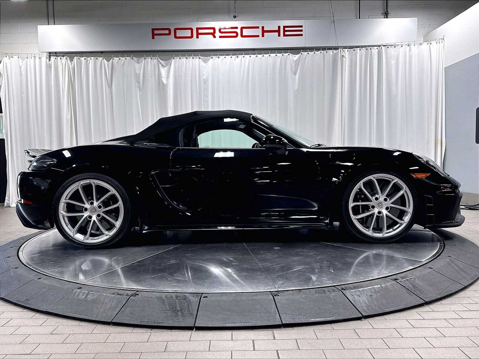 Used 2022 Porsche 718 Boxster Spyder RWD image 11