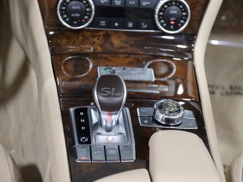 Used 2013 Mercedes-Benz SL 550 w/ Premium Pkg image 56