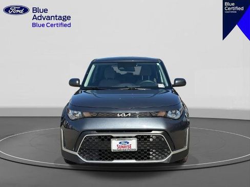 Used 2025 Kia Soul LX FWD image 3