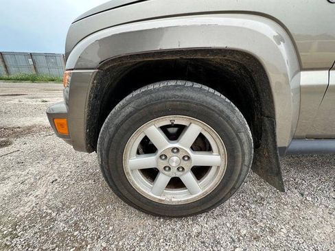 Used 2005 Jeep Liberty Limited AWD/4WD image 11