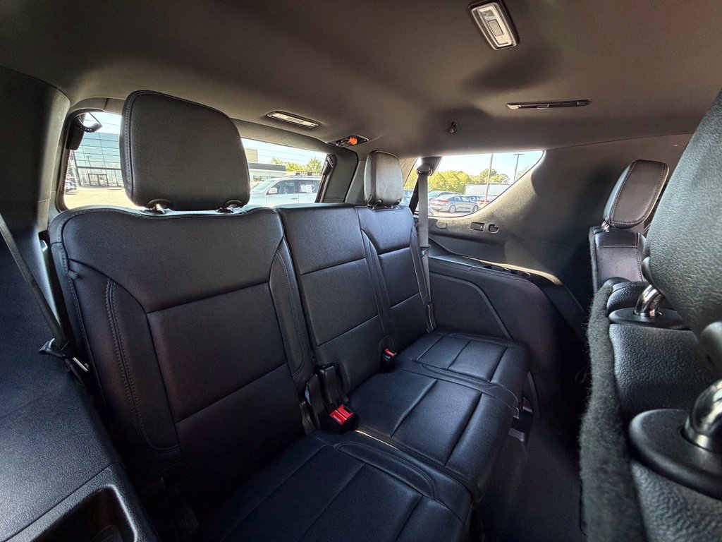 Used 2022 Chevrolet Tahoe Z71 w/ Luxury Package AWD/4WD image 28