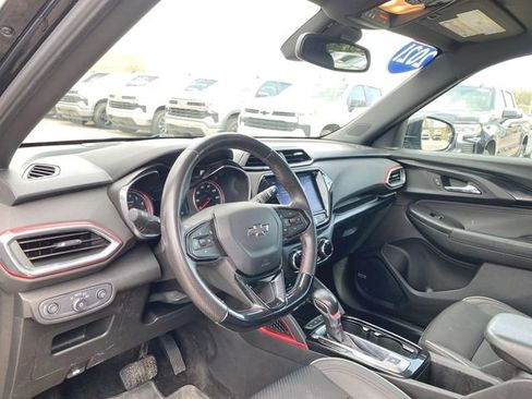 Used 2021 Chevrolet TrailBlazer RS w/ Technology Package FWD image 10