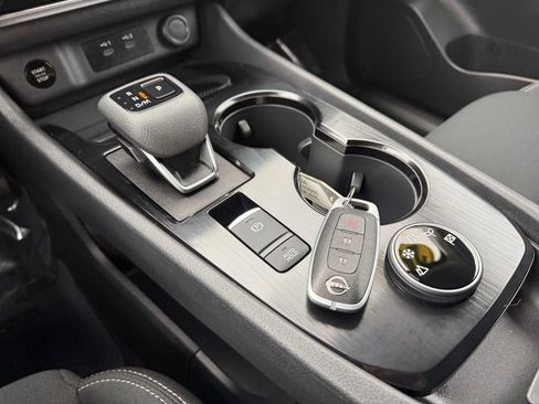 Certified 2025 Nissan Rogue S image 31