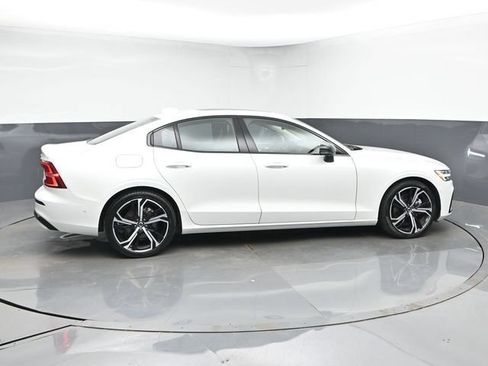 Used 2025 Volvo S60 B5 Plus FWD image 9