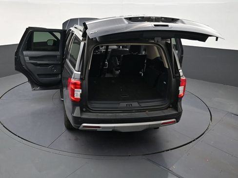 Used 2023 Ford Expedition XLT RWD image 32